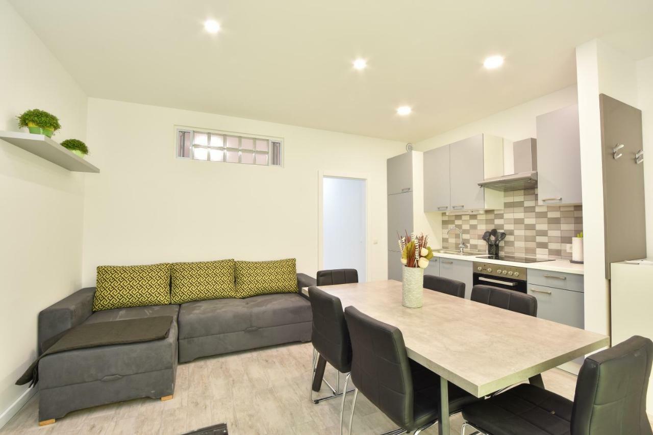 Apartmani Iva&Ante Dugi Rat Exteriör bild