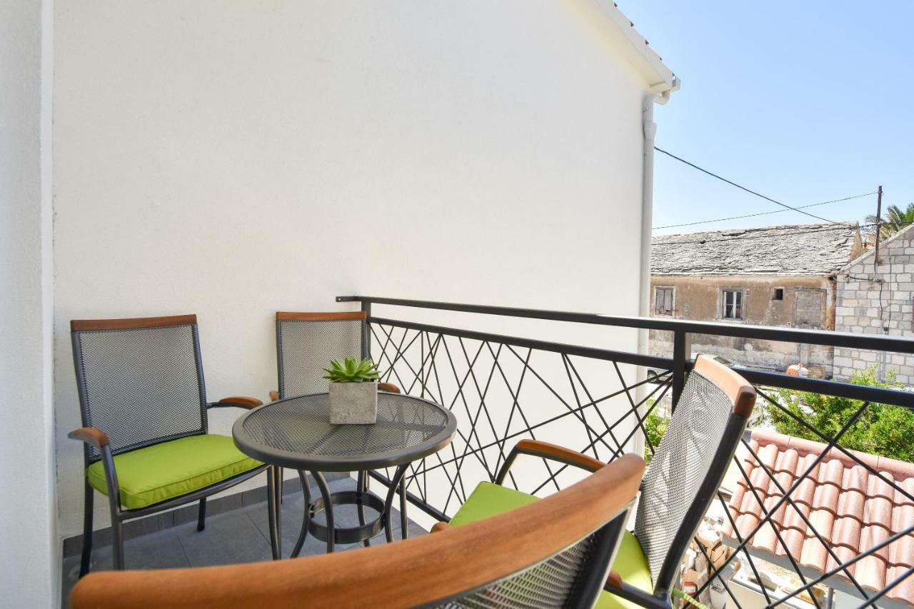 Apartmani Iva&Ante Dugi Rat Exteriör bild